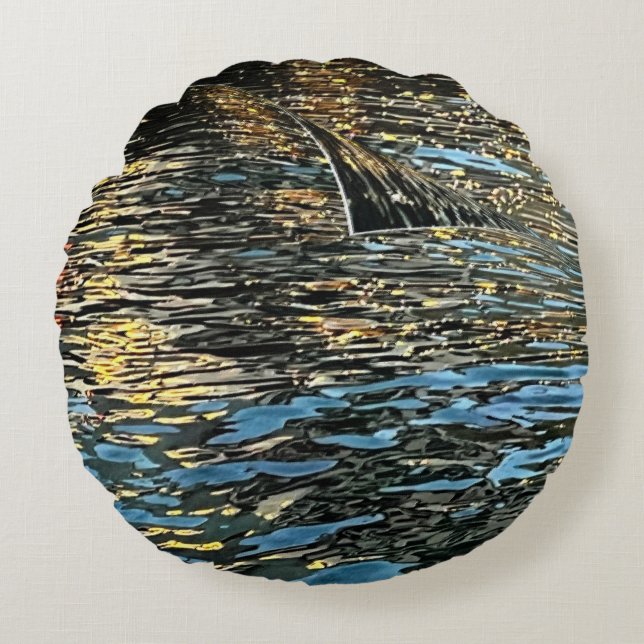 Evening lights on the sea round cushion (Front)