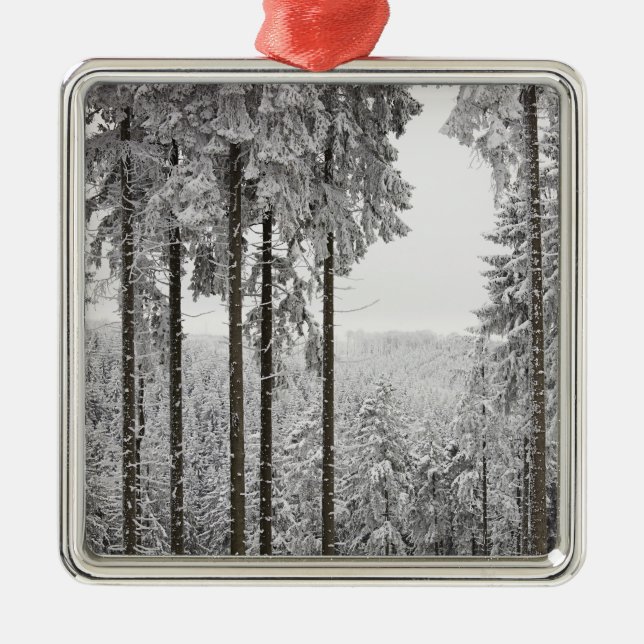 Evergreen forest in winter metal tree decoration (Front)