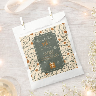 Evergreen Kisses Under the Mistletoe Gift Bag