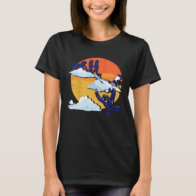 Evolution Skydiver Parachuting Skydiving Parachuti T-Shirt (Front)