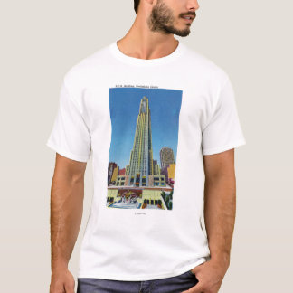 Exterior View of RCA Bldg, Rockefeller Centre T-Shirt