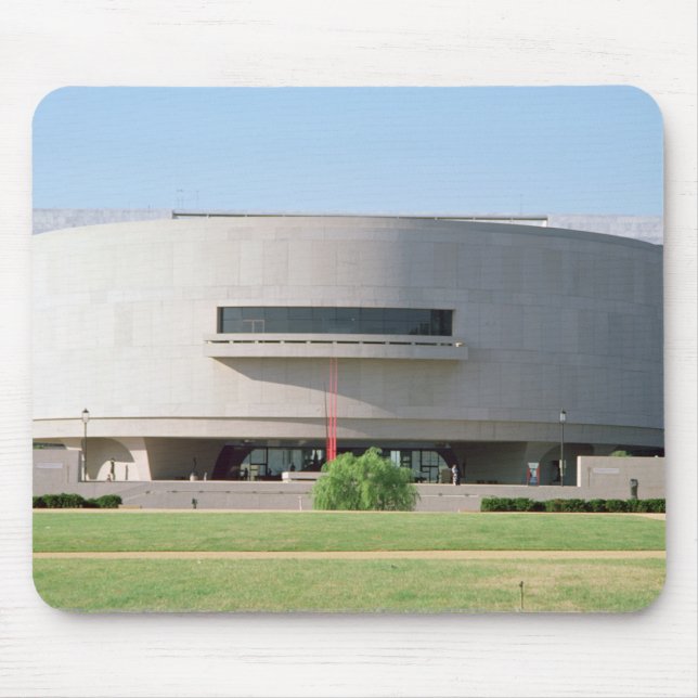 Exterior view of the Hirshhorn Museum, 1974 ) Mouse Mat (Front)