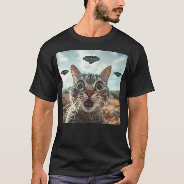 Extraterrestrial Encounter Cat Selfie with Alien U T-Shirt (Front)