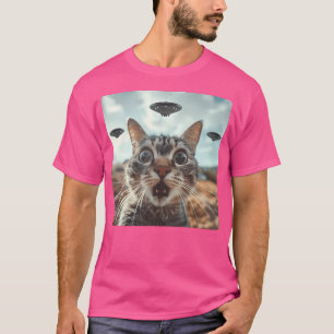 Extraterrestrial Encounter Cat Selfie With Alien U T-Shirt