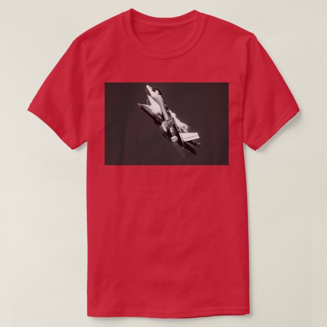 F35 Lightning ii on the launch  T-Shirt (Design Front)