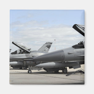 F-16 Fighting Falcons await to launch Magnet