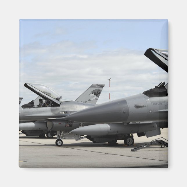 F-16 Fighting Falcons await to launch Magnet (Front)