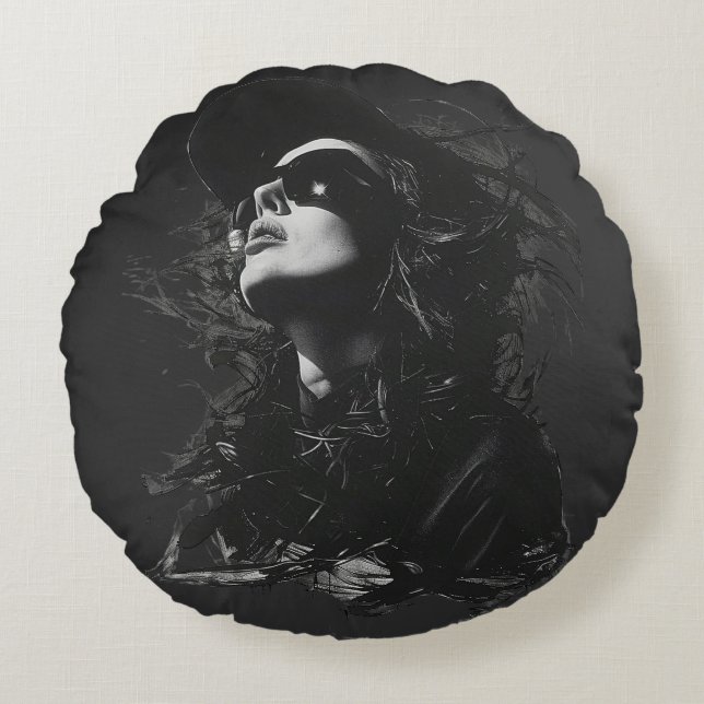 Face T-Shirt Round Cushion (Front)