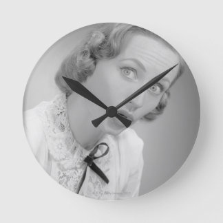 Facial Expressions Round Clock