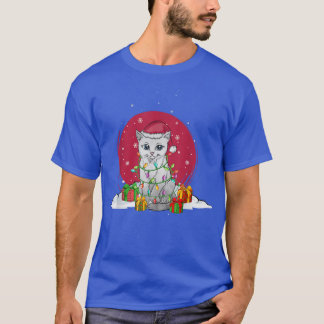 Fairy lights Christmas cute cat in snow with chris T-Shirt