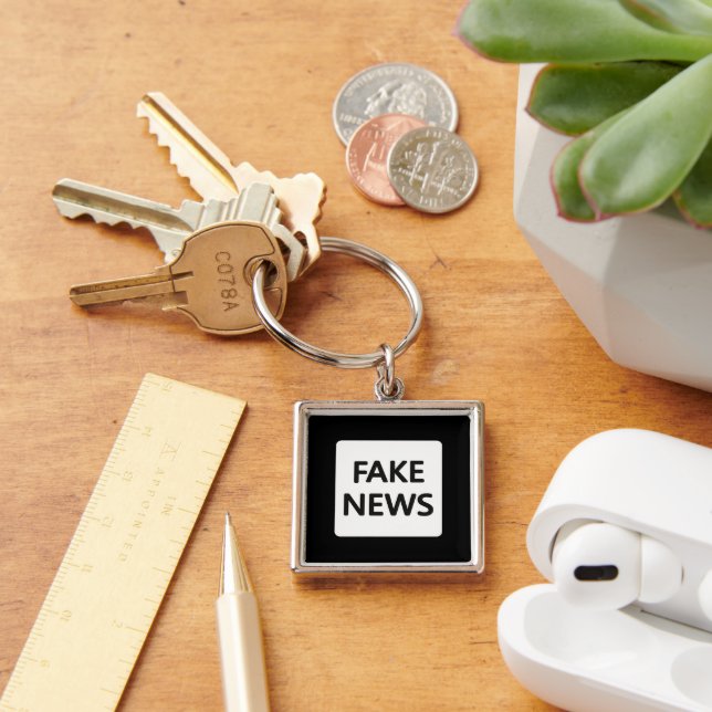 FAKE NEWS KEYCHAIN (Desk)