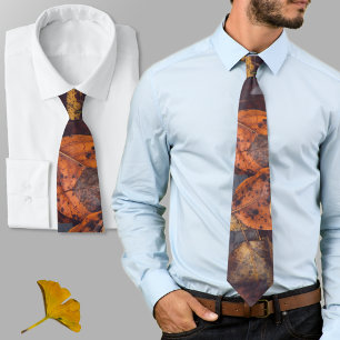 Fall foliage tie