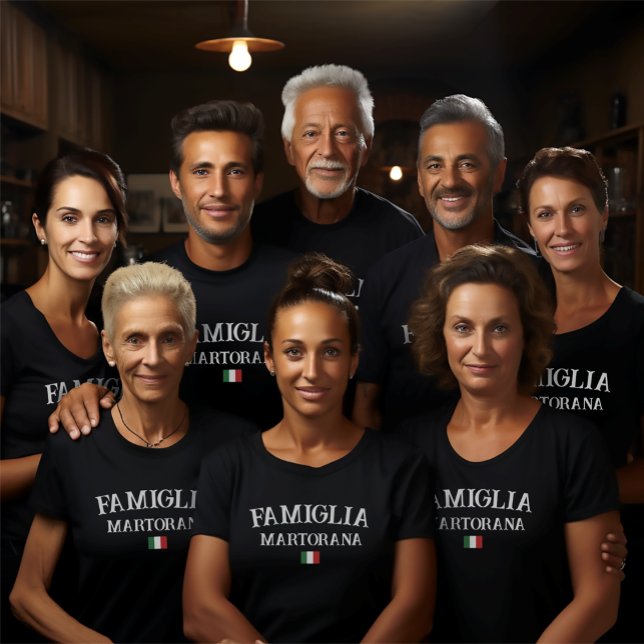 Famiglia Italian Family Personalised Reunion Black T-Shirt (Creator Uploaded)