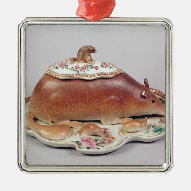 Famille rose sauce tureen and cover modelled metal tree decoration (Front)