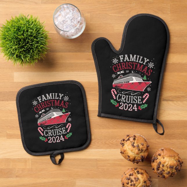 Family Christmas Cruise Squad 2024 Matching Outfit Oven Mitt & Pot Holder Set (Top Down)