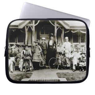 Family Group, c.1900 (b/w photo) Laptop Sleeve