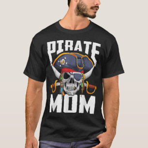 Family Skull Pirate Mom Jolly Roger Crossbones  T-Shirt