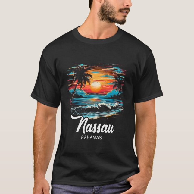 Family Vacation Retro Sunset Bahamas Nau  T-Shirt (Front)