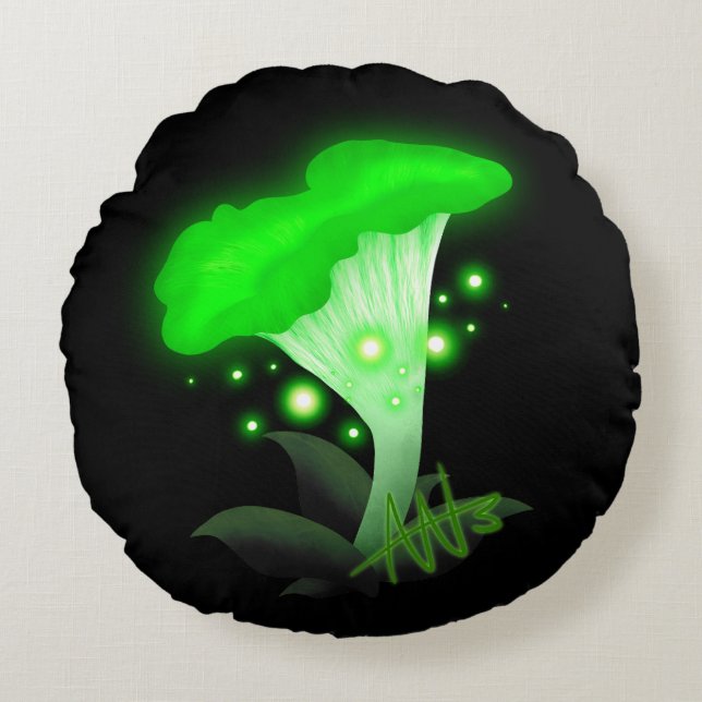 Fantasy Chanterelle Glowing Green Mushroom Round Cushion (Front)
