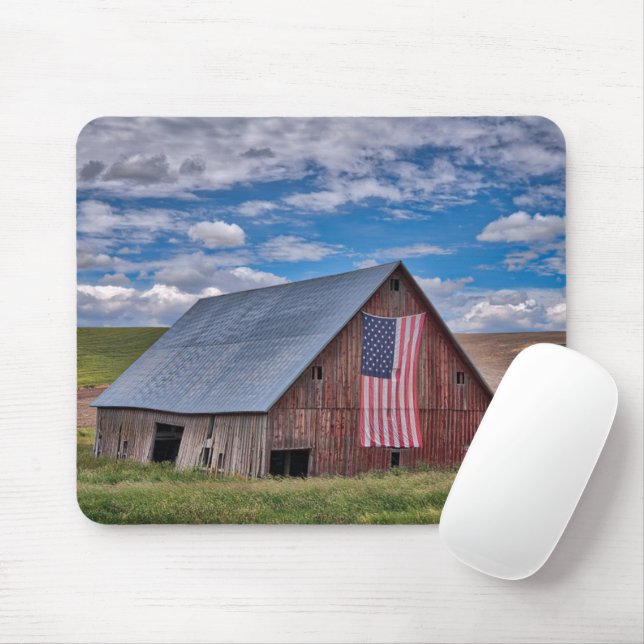 Farms | Rustic Red Barn With American Flag Mouse Mat (With Mouse)
