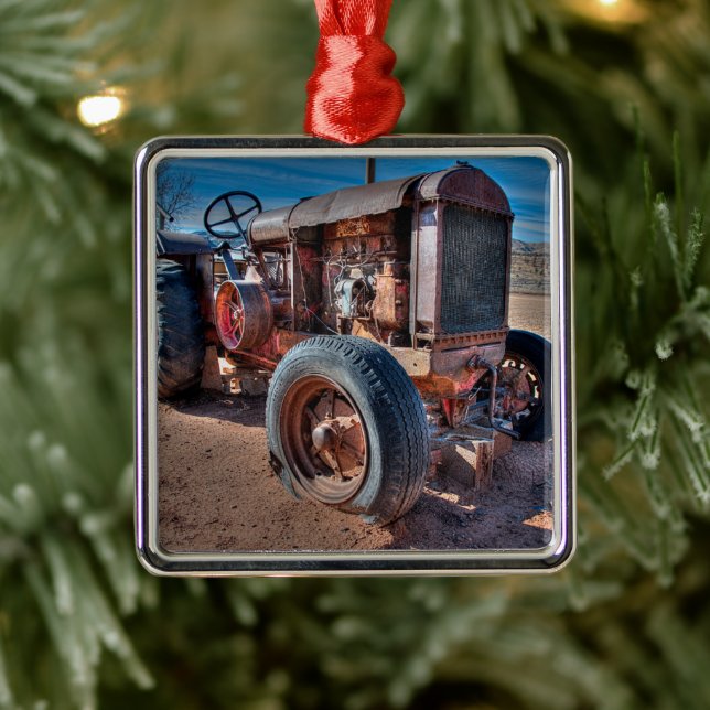 Farms | Rusty Antique Tractor Metal Ornament (Tree)