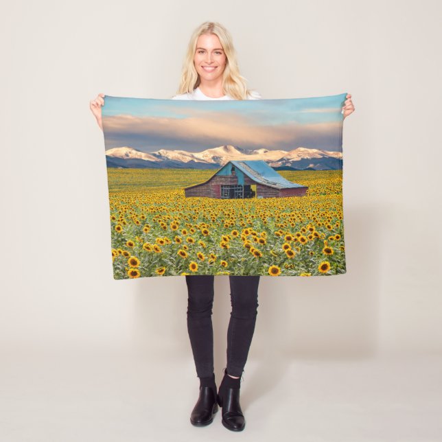 Farms | Sunflower Field Fleece Blanket (In Situ)