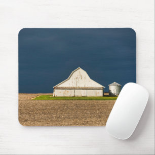 Farms White Barn & Silo Mouse Mat
