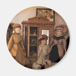 Fashion Dolls Shopping Magnet