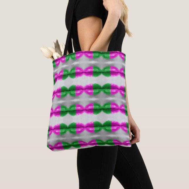 Fashion lips pattern tote bag (Close Up)