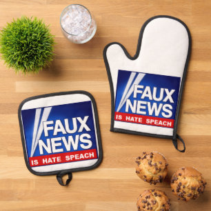 Faux News Oven Mitt & Pot Holder Set
