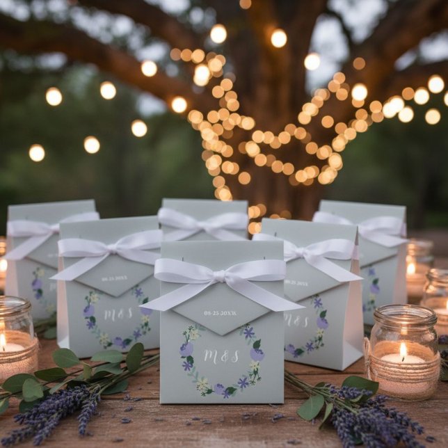 Favour boxes with bows, Elegant favour boxes (Creator Uploaded)