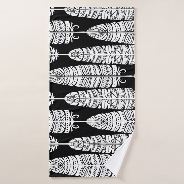Feathers boho: black and white pattern bath towel (Bath Towel)