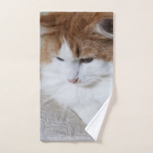 (Feline Fancy) Kitty Contemplation: Cat Photo Bath Towel Set