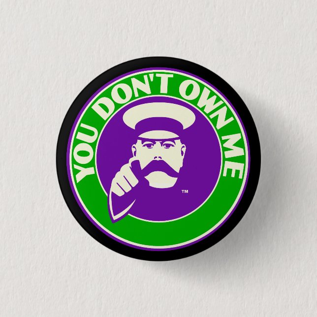 Feminist Lesley Gore badge in suffragette colours (Front)