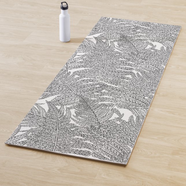 Fern in black and white yoga mat (In Situ)