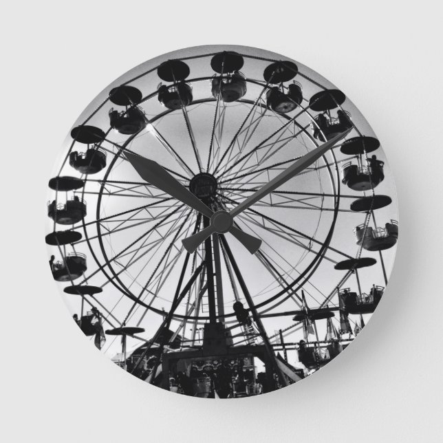 Ferris Wheel in Black and White Photo Gifts Round Clock (Front)