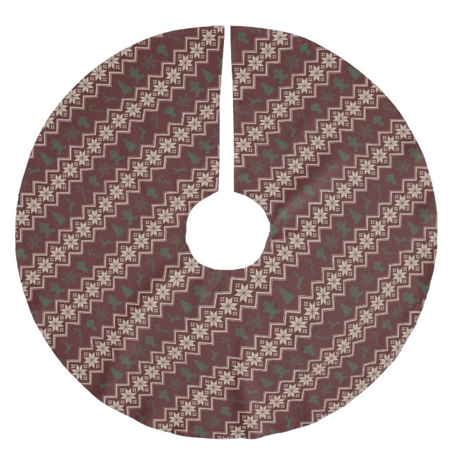 Festive Red, Green & Cream Cosy Christmas Pattern Brushed Polyester Tree Skirt (Front)