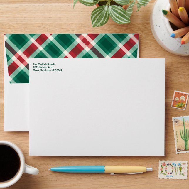 Festive Traditional Red and Green Plaid Envelope (Desk)