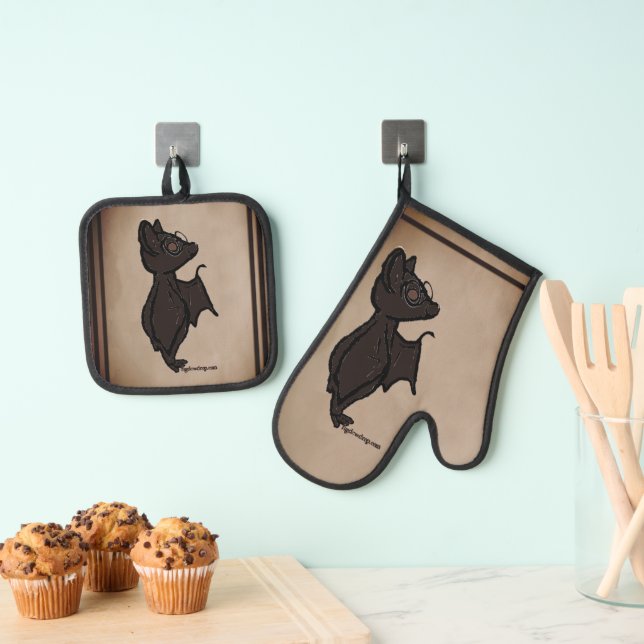 Figdewdrop Blinky the Bat Fog pot holders Oven Mitt & Pot Holder Set (Insitu(Hanging))