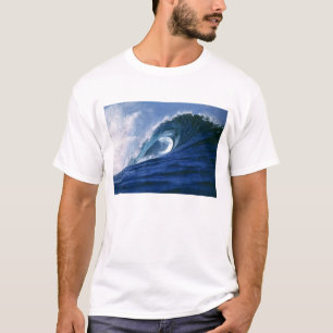 Fiji Islands, Tavarua, Cloudbreak. A wave T-Shirt