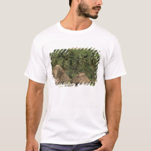 Fiji, Viti Levu, Navala, Traditional Bure houses T-Shirt