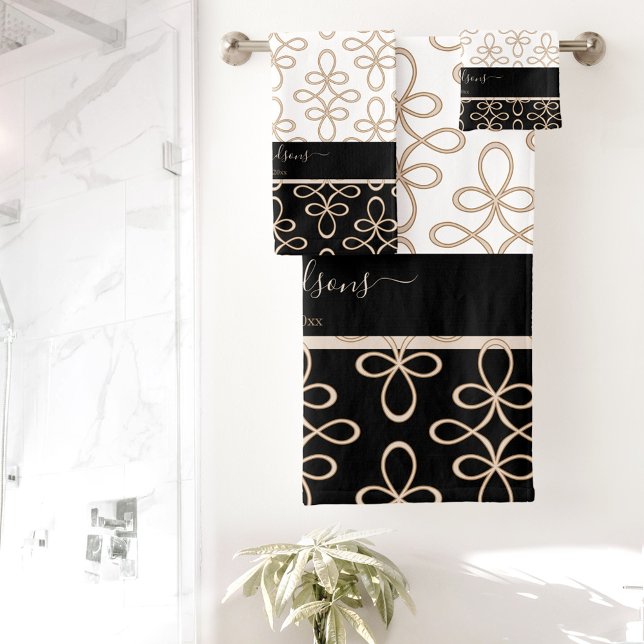 Filigree Pattern Monogram Stylish Elegant  Bath Towel Set (Filigree Pattern Monogram Stylish Elegant Bath Towel Set)