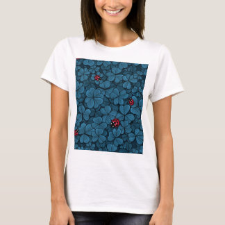 Find the lucky clover in blue and red T-Shirt