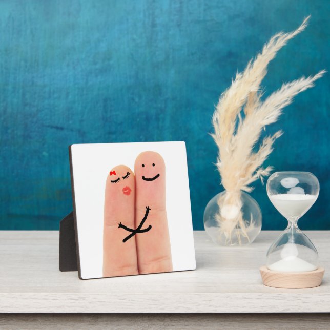 Fingers in love plaque (Insitu)