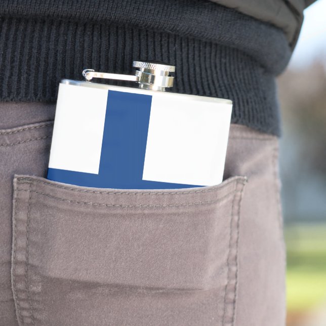 Finland flag hip flask (In Situ)