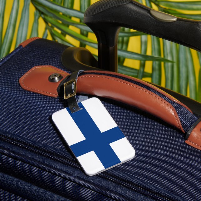 Finland flag luggage tag (Front Insitu 1)