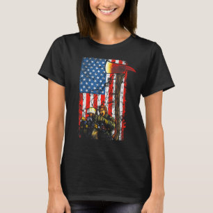 Firefighter red Axe Distressed Fireman American Fl T-Shirt
