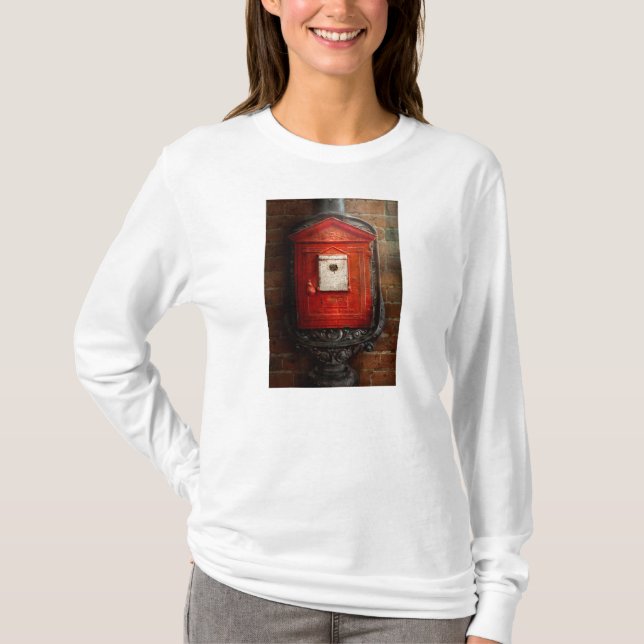Fireman - The fire box T-Shirt (Front)