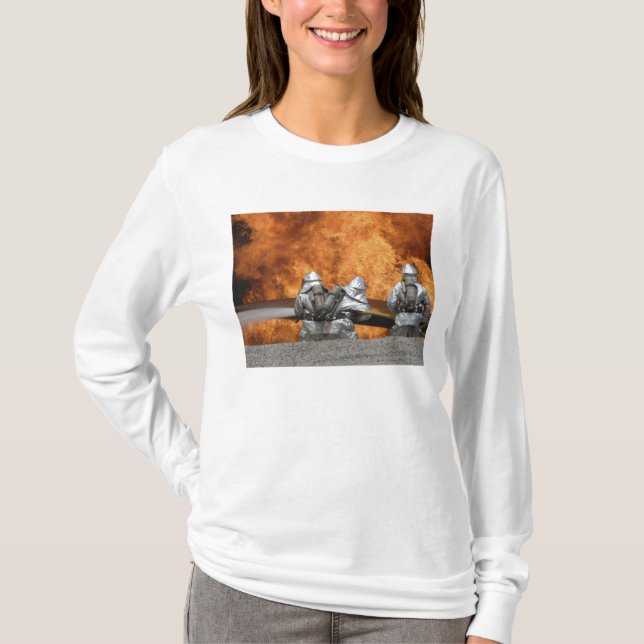 Firemen neutralise a fire T-Shirt (Front)