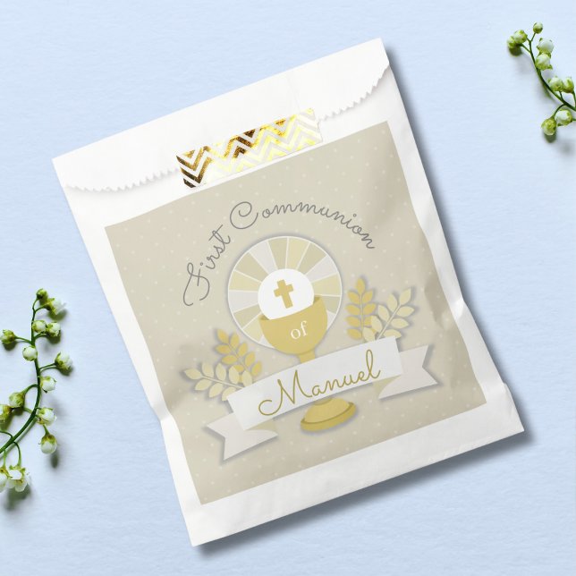 First communion, beige first communion favour bags (Creator Uploaded)
